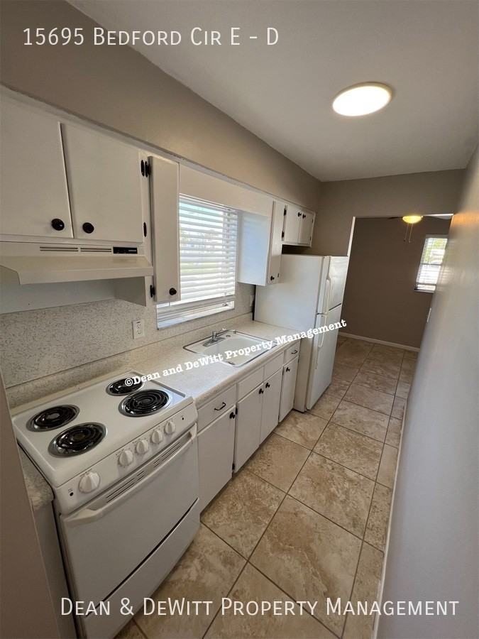 15695 Bedford Cir E #D - Photo 6 of 13