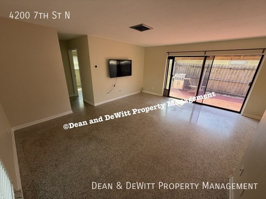 4200 7th St N - Photo 4 of 31