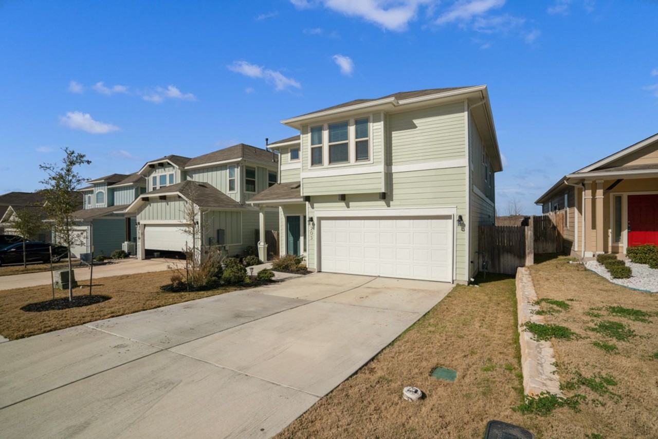 205 Guemal Rd - Photo 2 of 33