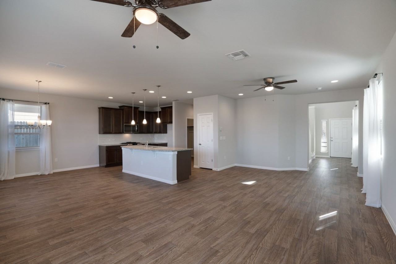 205 Guemal Rd - Photo 7 of 33