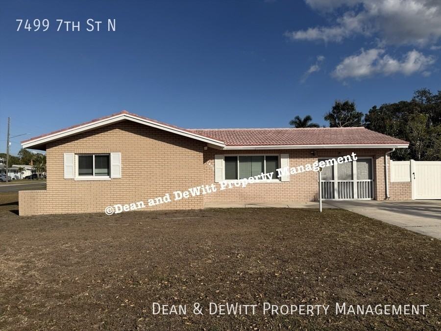 7499 7th St N - Photo 2 of 22