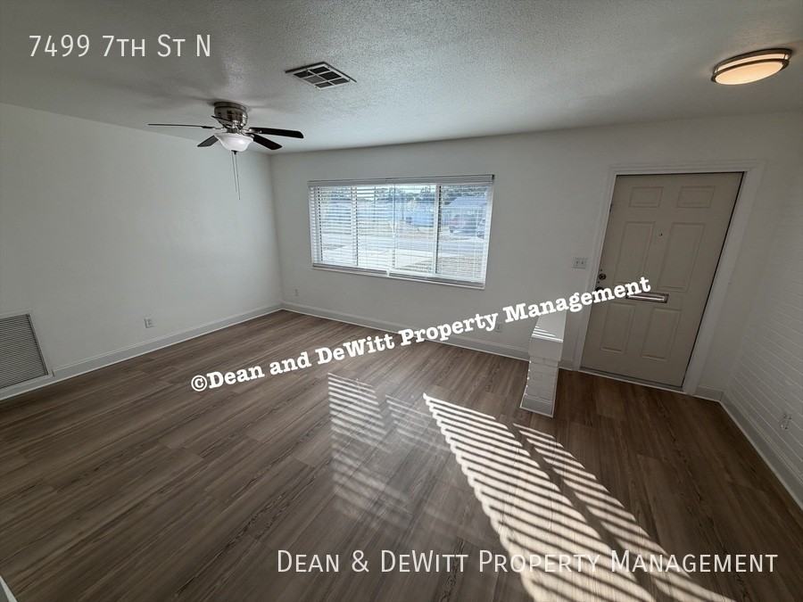 7499 7th St N - Photo 4 of 22