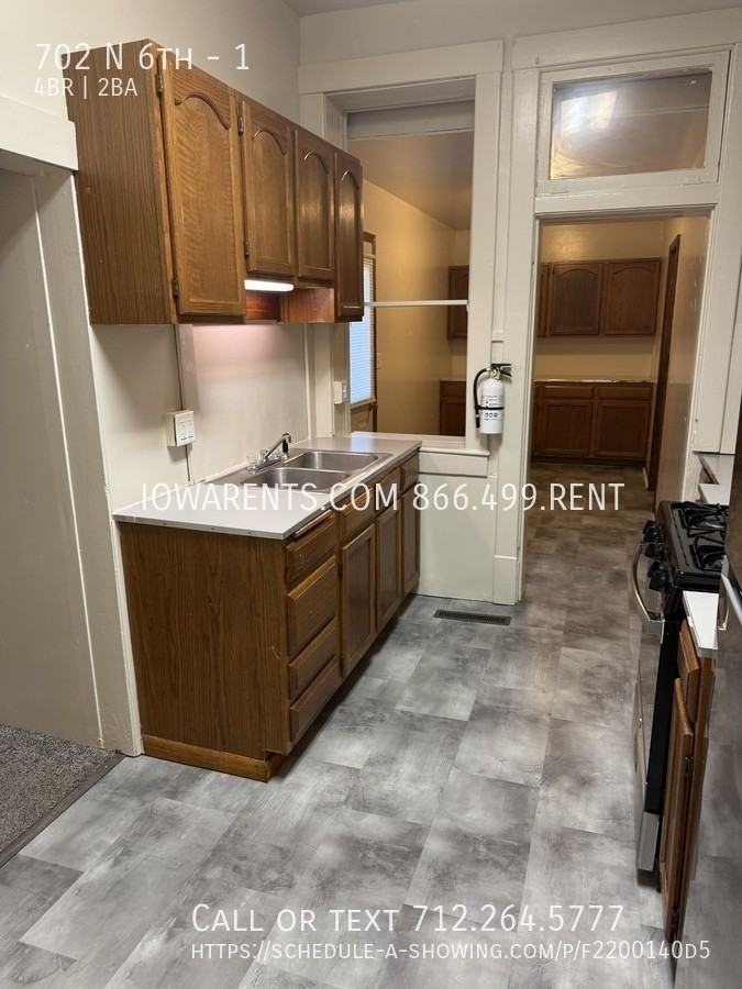 702 N 6th St #1 - Photo 5 of 15