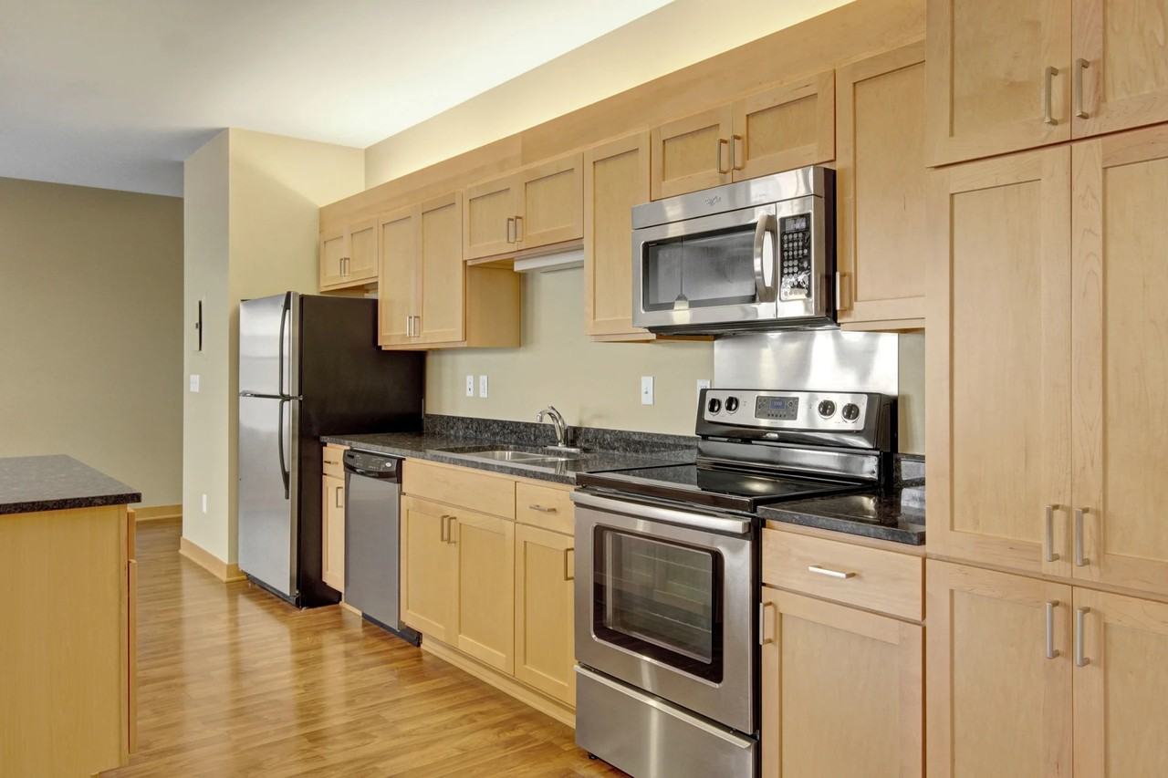 5th & 6th St E #322 - Photo 4 of 7