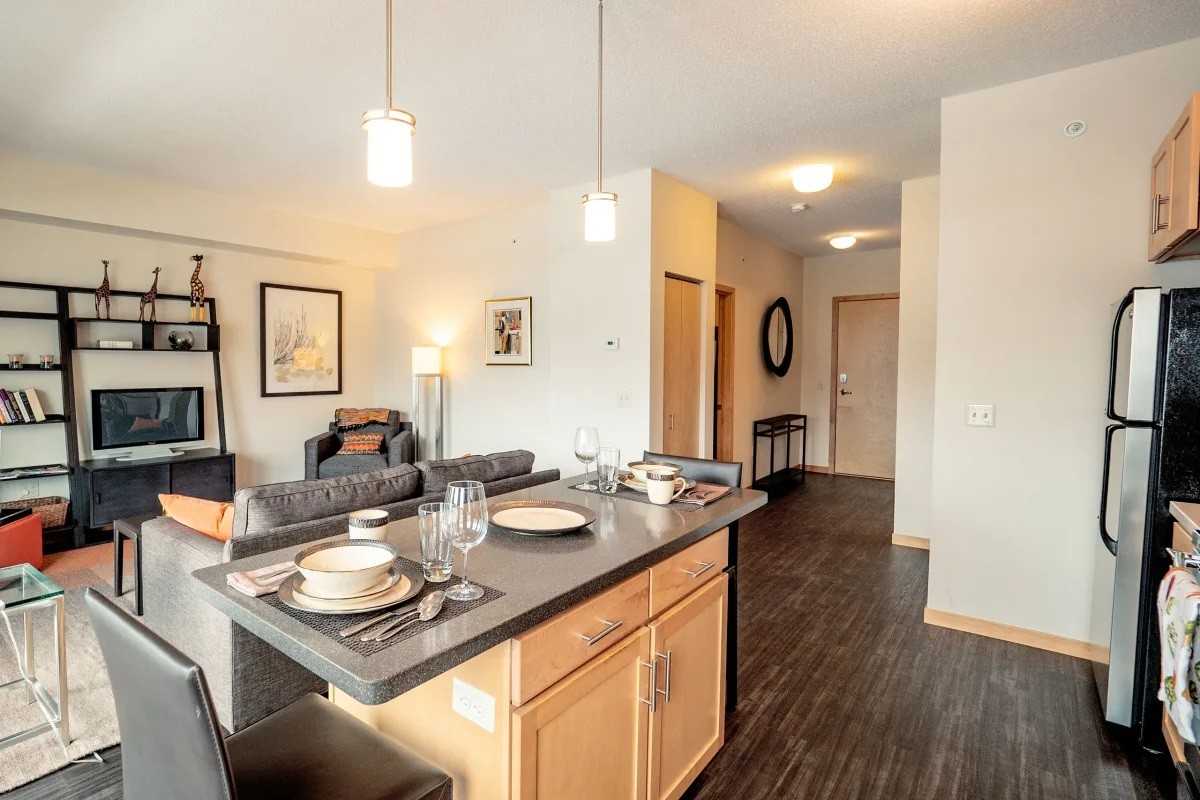 8th & 11th Ave S #5114 - Photo 3 of 8