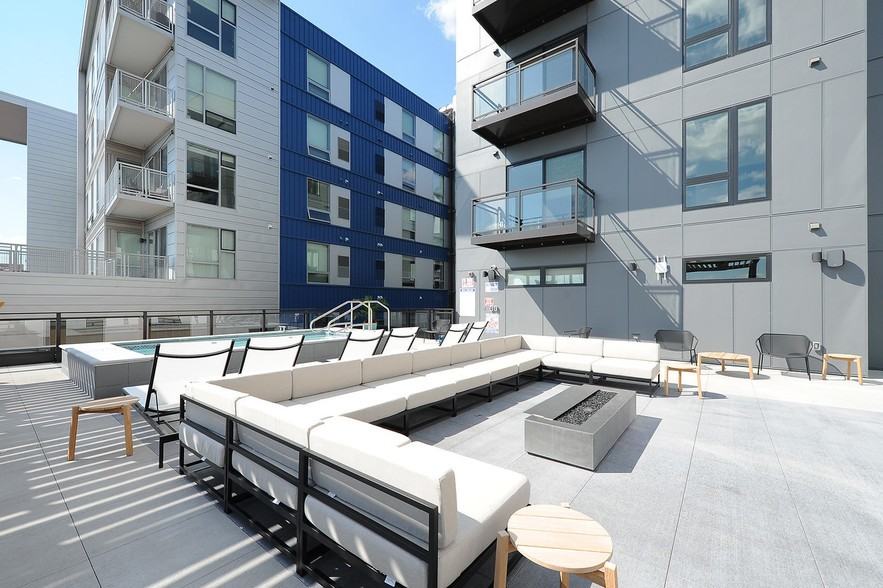 Lake & Dupont Ave S #512 - Photo 7 of 9