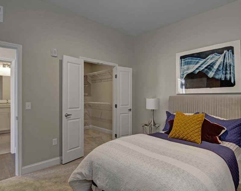 Lake & Irving Ave S #535 - Photo 3 of 11