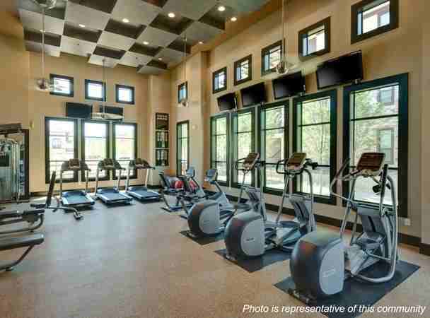 1801 E 51st St - Photo 5 of 12