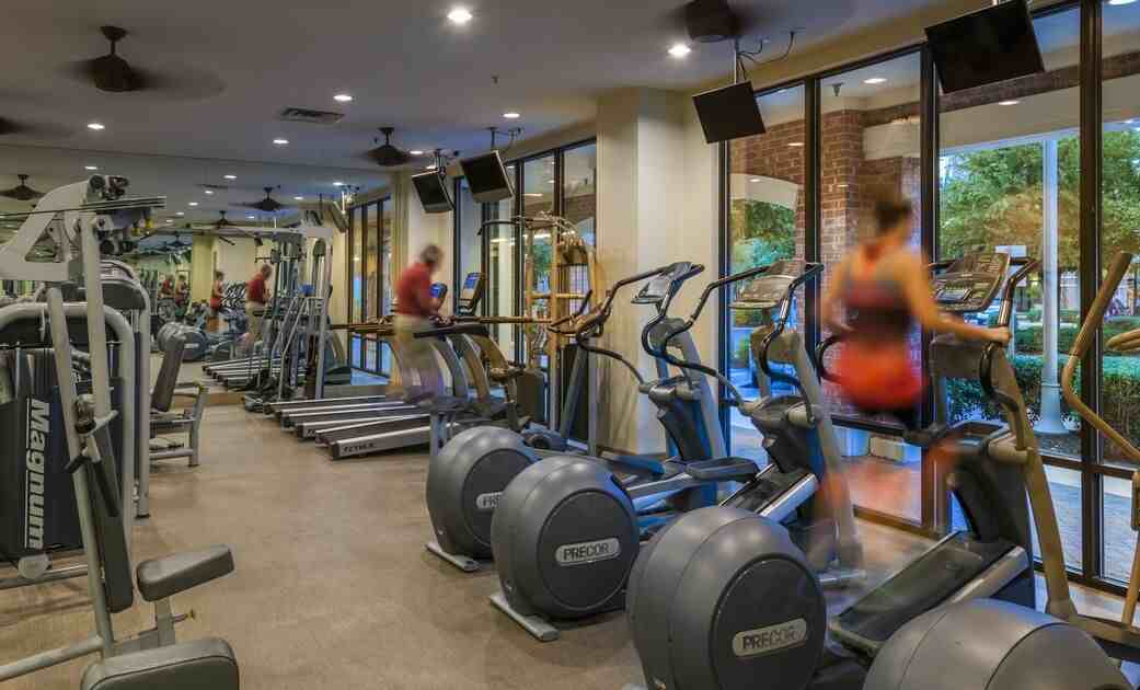 4111 Guadalupe St - Photo 7 of 10