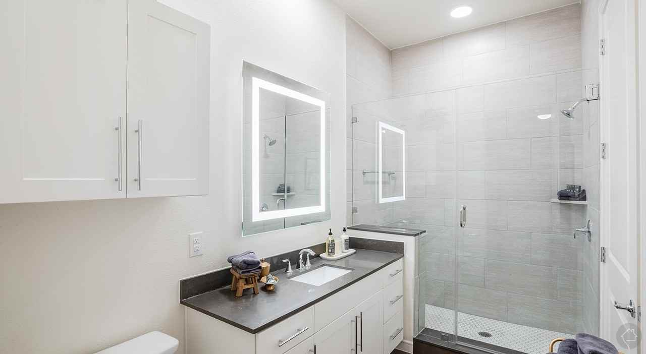 114 E Hutland Dr #1 - Photo 3 of 10