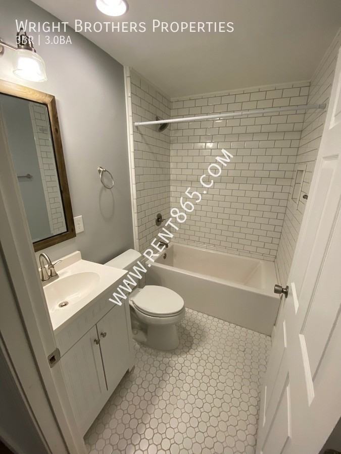 1705 Laurel Ave #2 - Photo 2 of 14