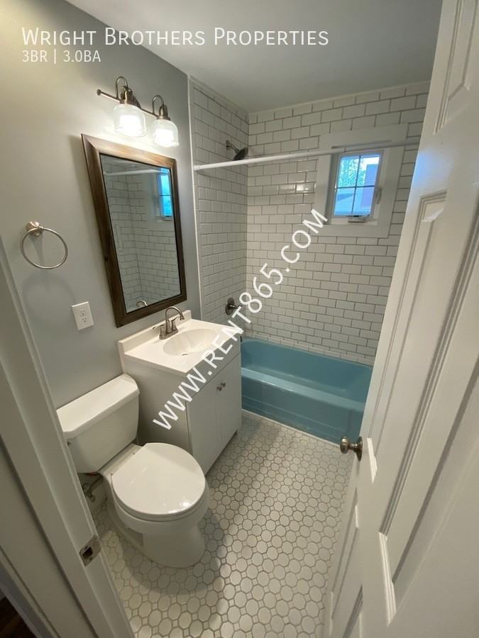 1705 Laurel Ave #2 - Photo 4 of 14