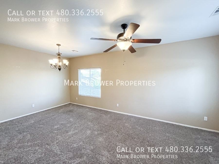 1204 E Blackfoot Daisy Dr - Photo 3 of 36