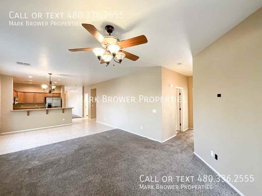 1204 E Blackfoot Daisy Dr - Photo 7 of 36