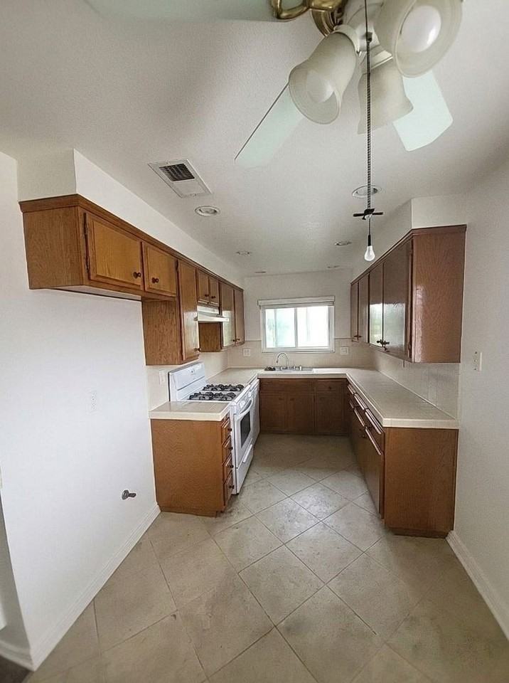 836 Main Street. - Photo 6 of 12