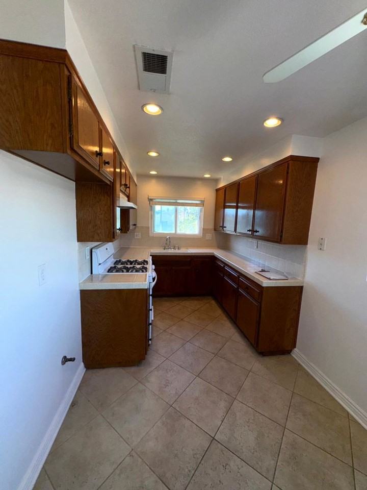 836 Main Street. - Photo 7 of 12