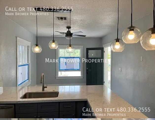 1331 W Monroe St - Photo 2 of 8