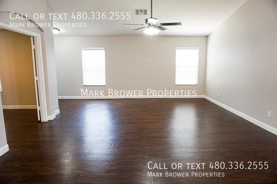 1136 E Christopher St - Photo 2 of 20