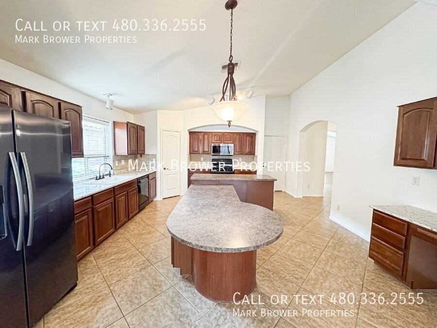 21657 N Dietz Dr - Photo 7 of 29