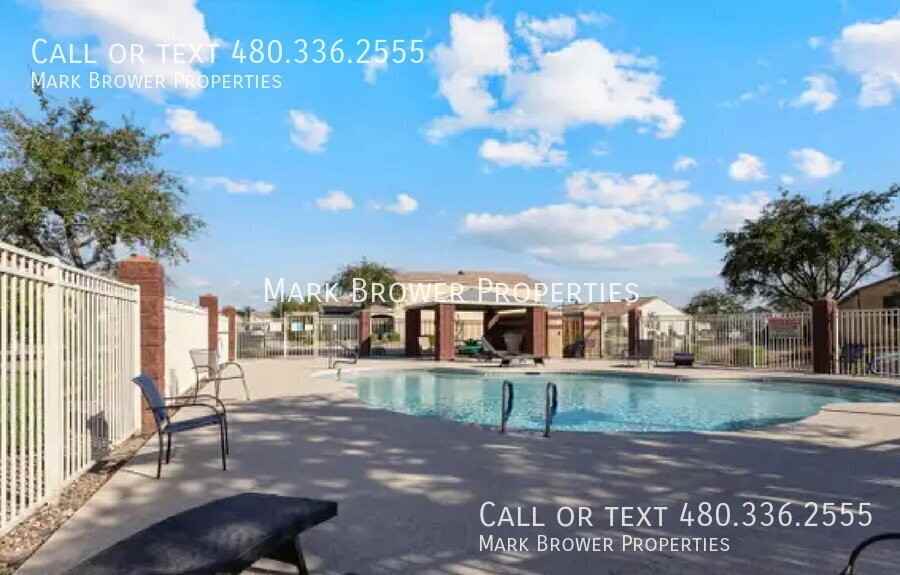 8964 W Northview Ave - Photo 3 of 47