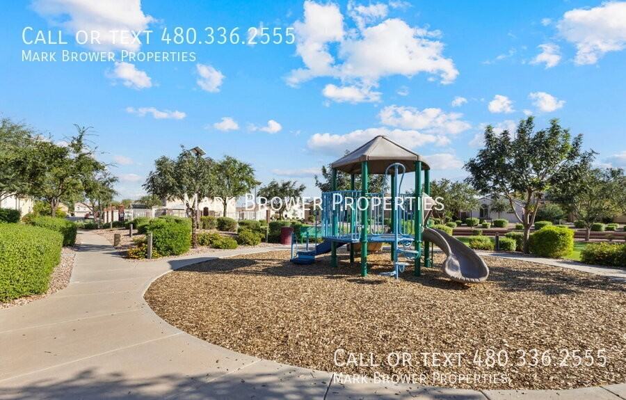 8964 W Northview Ave - Photo 4 of 47