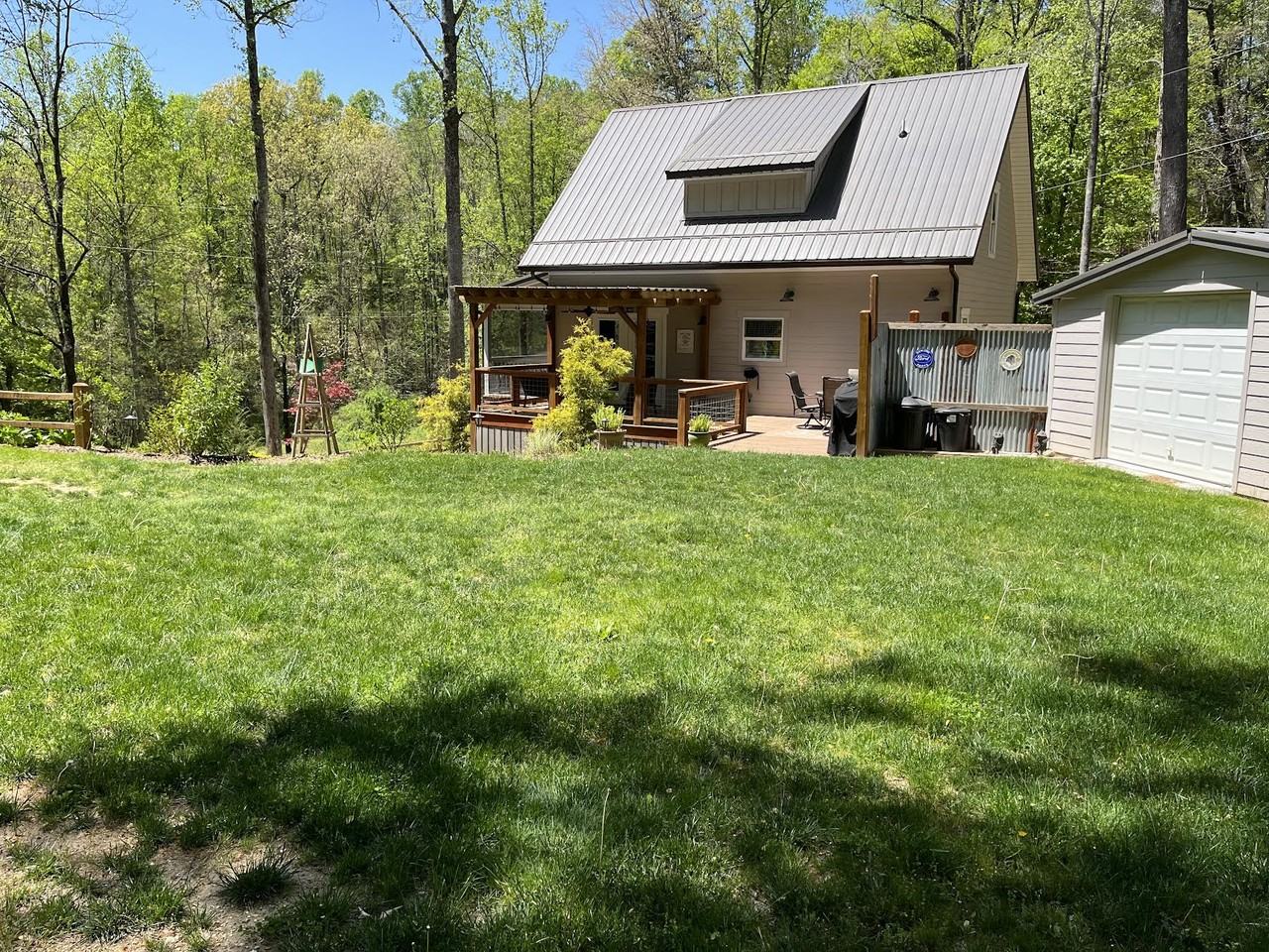 251 Landwood Ln - Photo 2 of 18