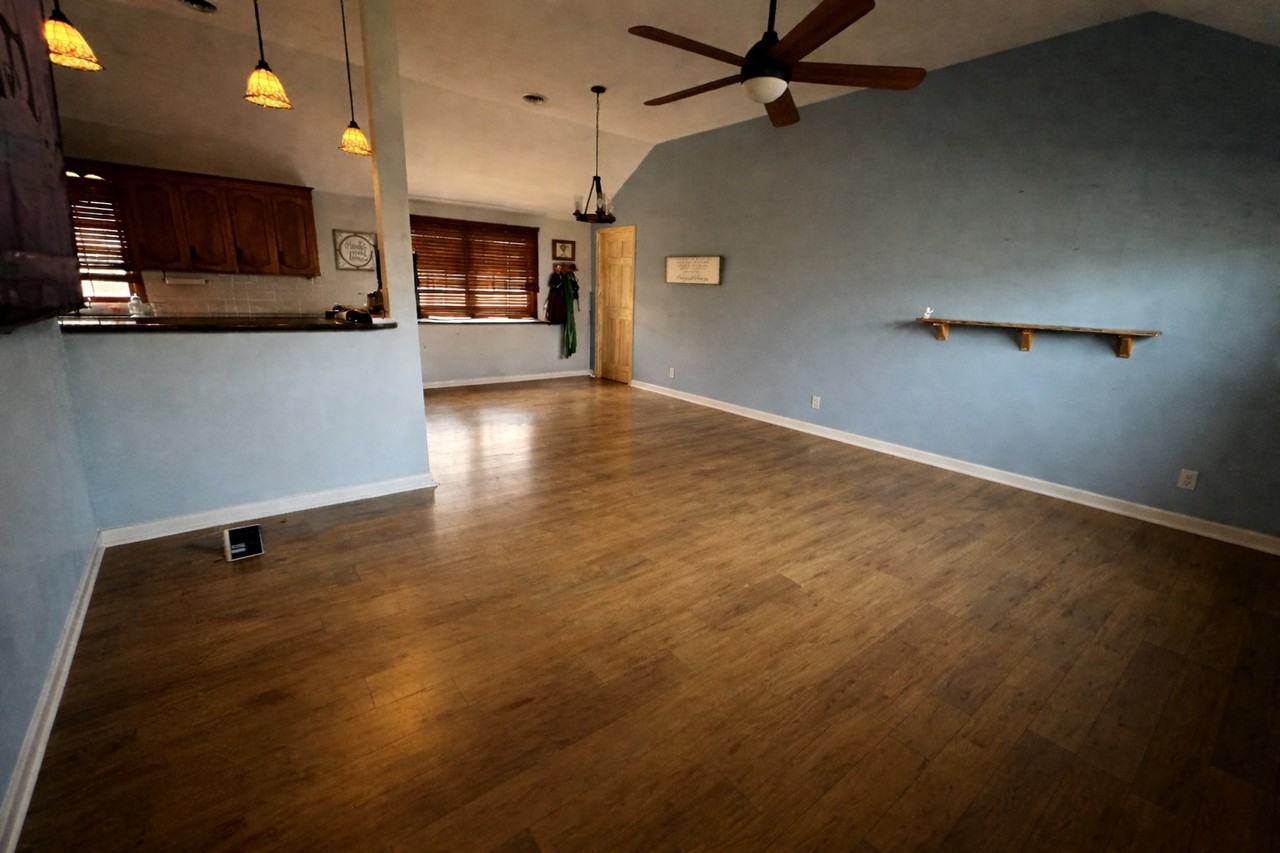 1260 Blanton St - Photo 4 of 10