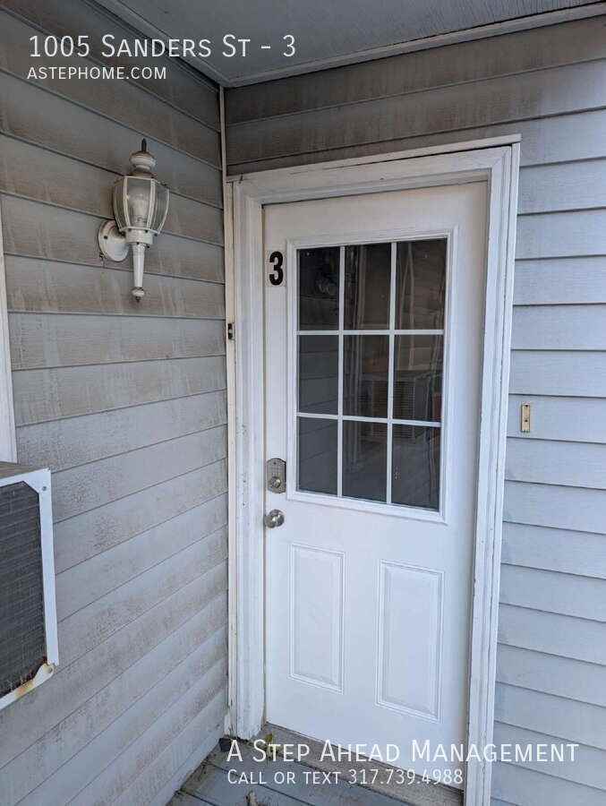 1005 Sanders St #3 - Photo 3 of 12