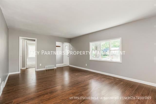 7517 Rainbow Dr - Photo 4 of 24