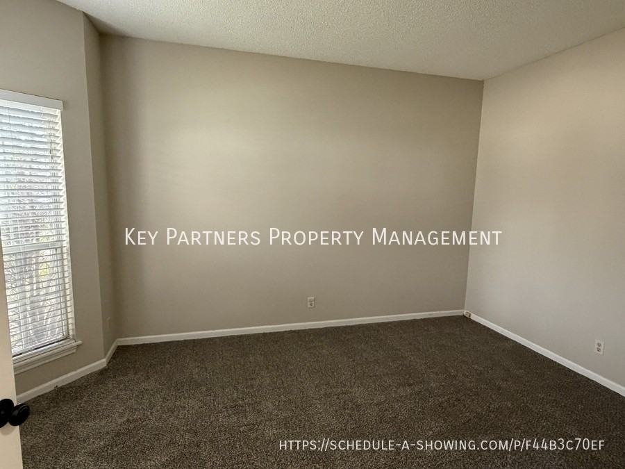 14720 Goodman St - Photo 3 of 23