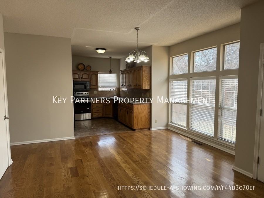 14720 Goodman St - Photo 7 of 23