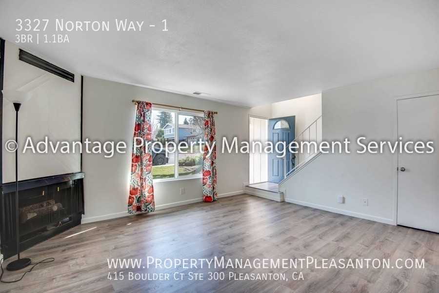 3327 Norton Way #1 - Photo 4 of 20