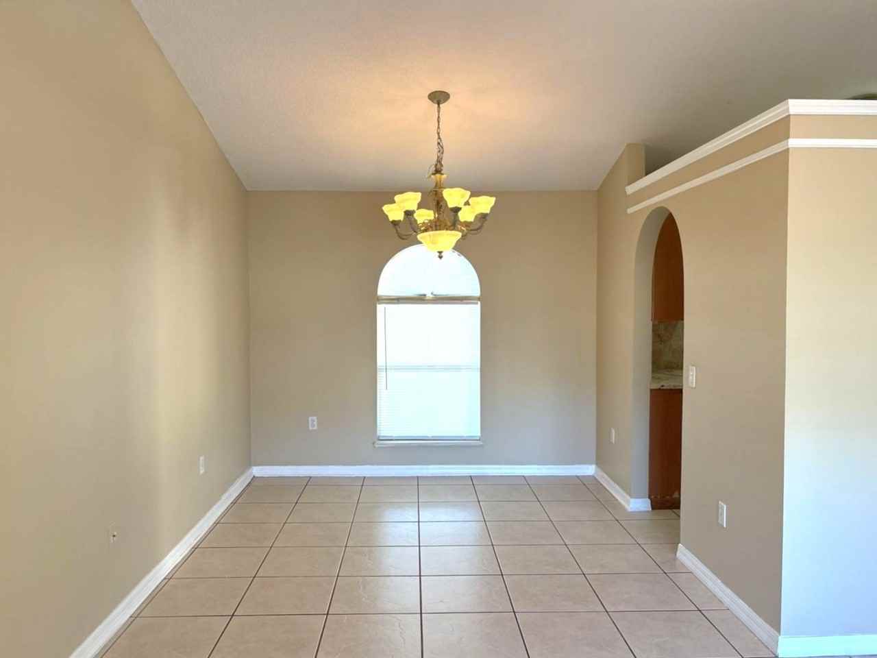 1915 Peridot Cir - Photo 3 of 11