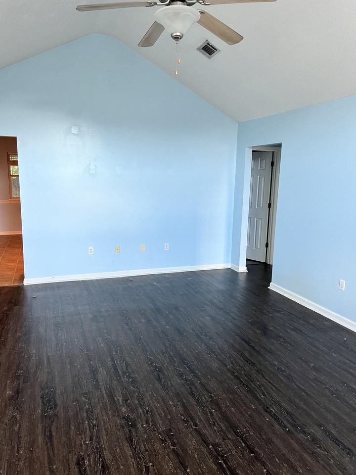 206 Antler Trl - Photo 5 of 11