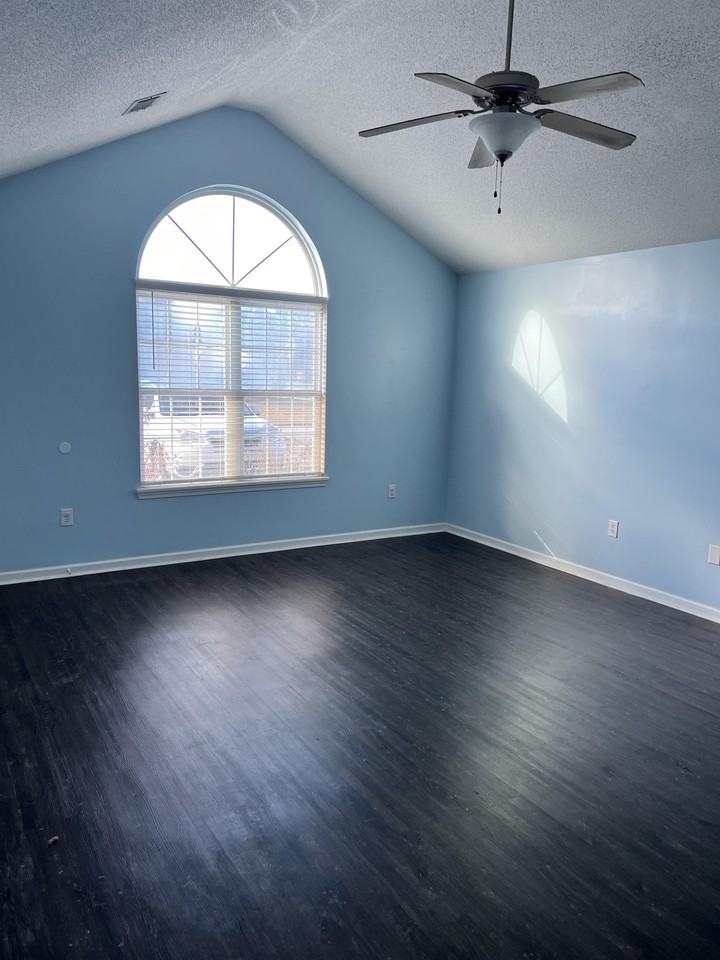 206 Antler Trl - Photo 4 of 11