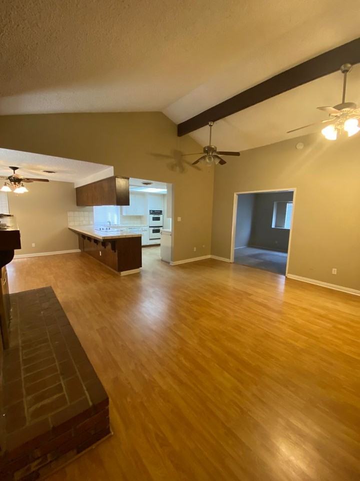 6701 Caswell Ave - Photo 4 of 10