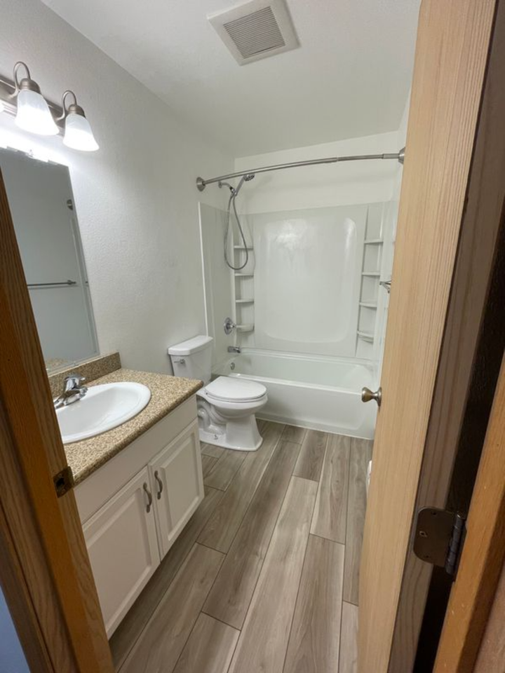 Northwood Apartments - Photo 7 of 10