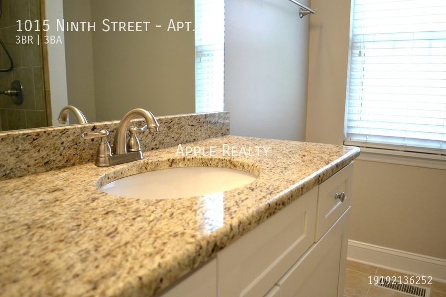 1015 9th St #2 - Photo 7 of 23