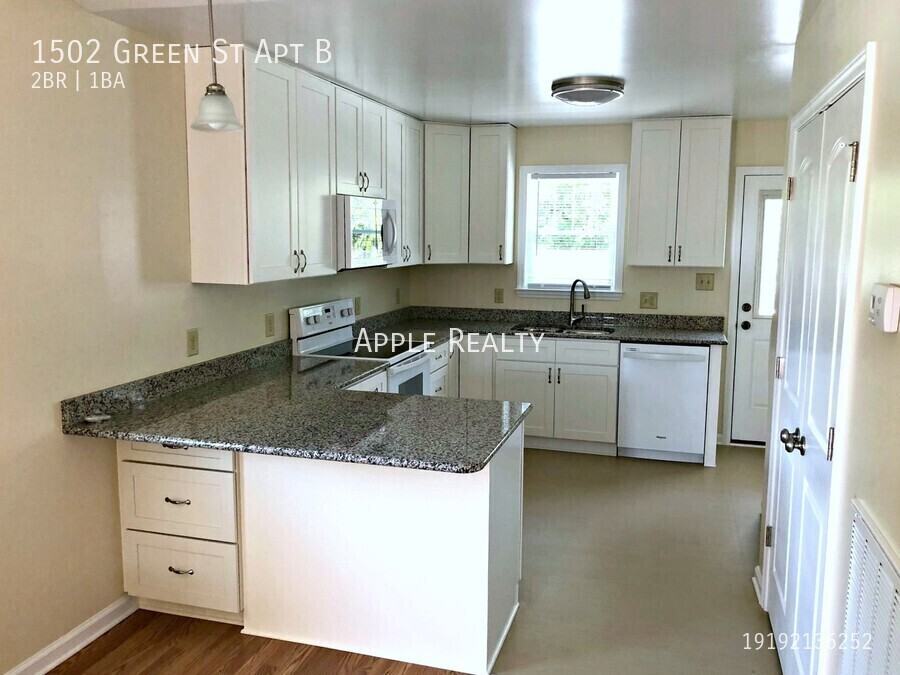 1502 Green St Apt B - Photo 2 of 16