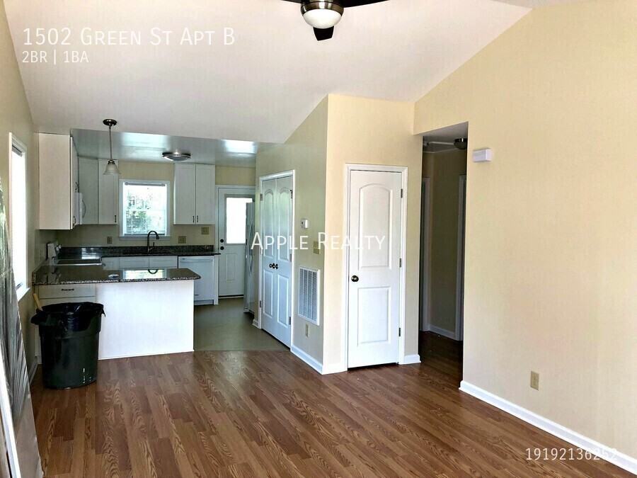 1502 Green St Apt B - Photo 4 of 16