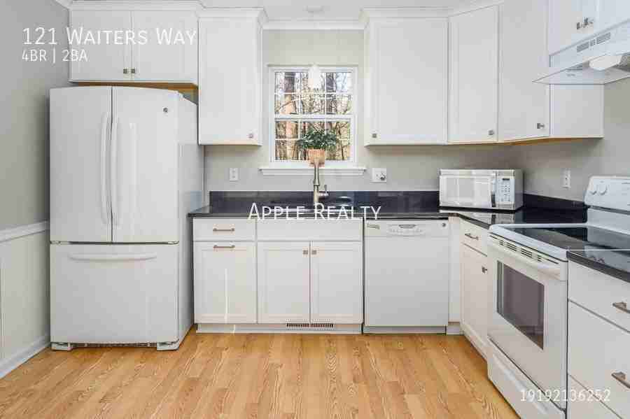 121 Waiters Way - Photo 2 of 34