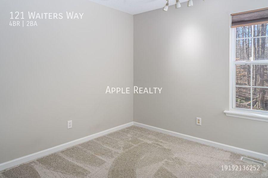 121 Waiters Way - Photo 3 of 34