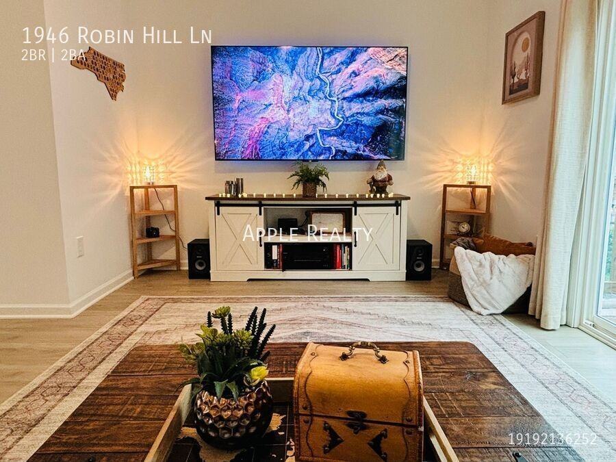 1946 Robin Hill Ln - Photo 2 of 24