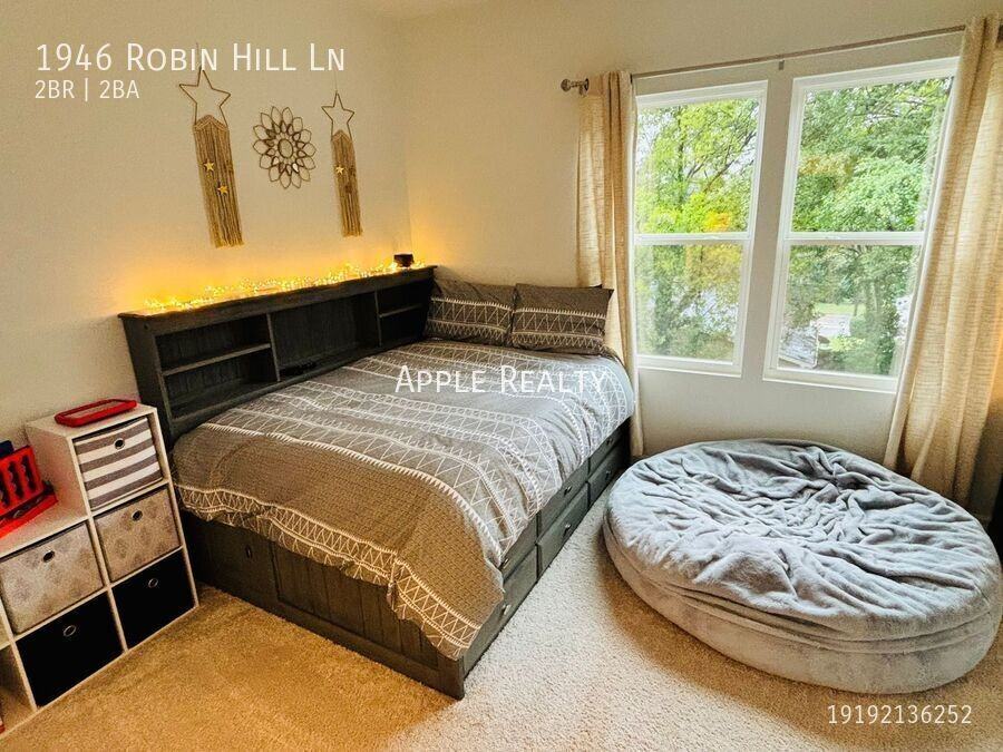 1946 Robin Hill Ln - Photo 3 of 24