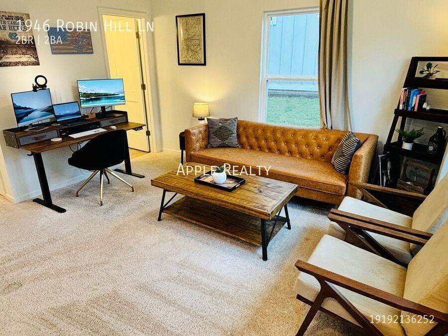 1946 Robin Hill Ln - Photo 4 of 24