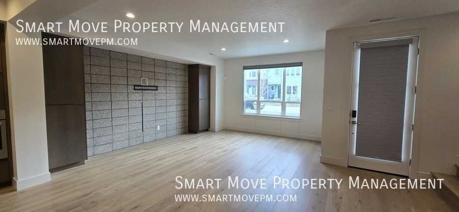 3213 S Shadywood Way - Photo 7 of 47