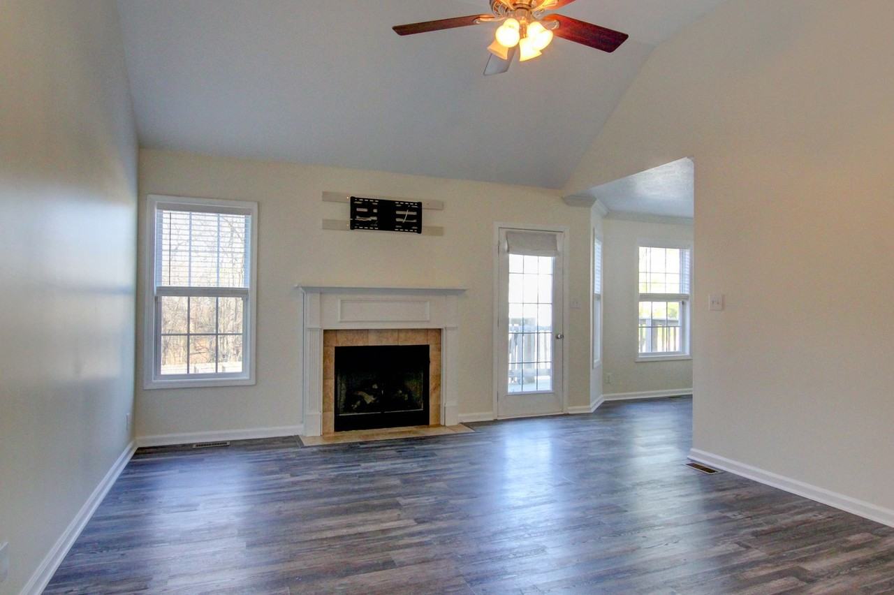 315 Chalet Cir - Photo 7 of 44