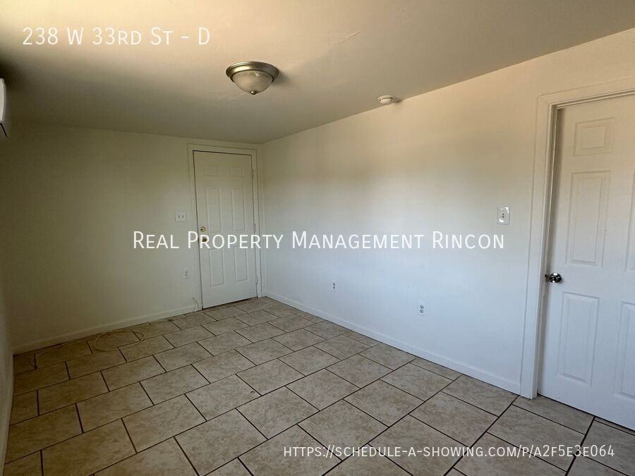 238 W 33rd St #D - Photo 3 of 5