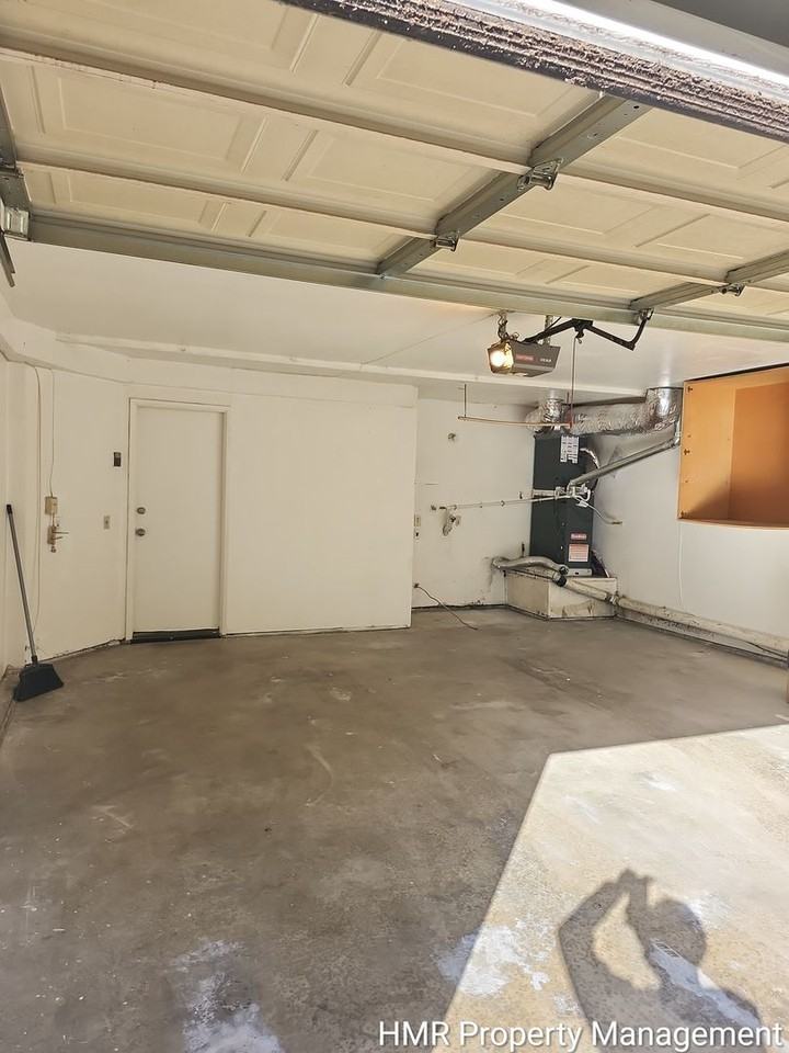 2216 Loggers Ln - Photo 3 of 27