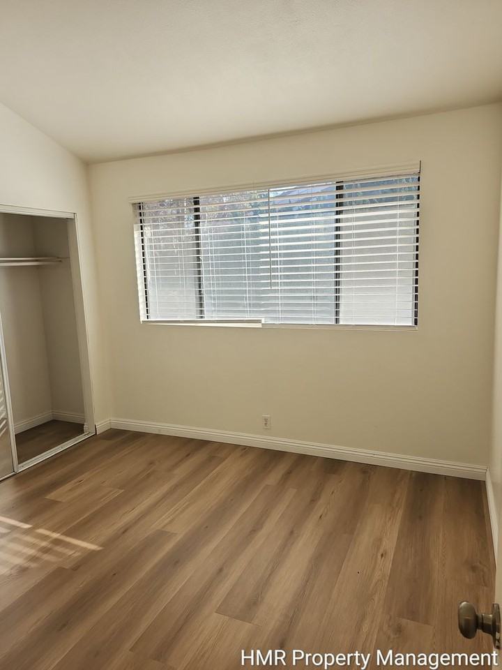 2216 Loggers Ln - Photo 7 of 27